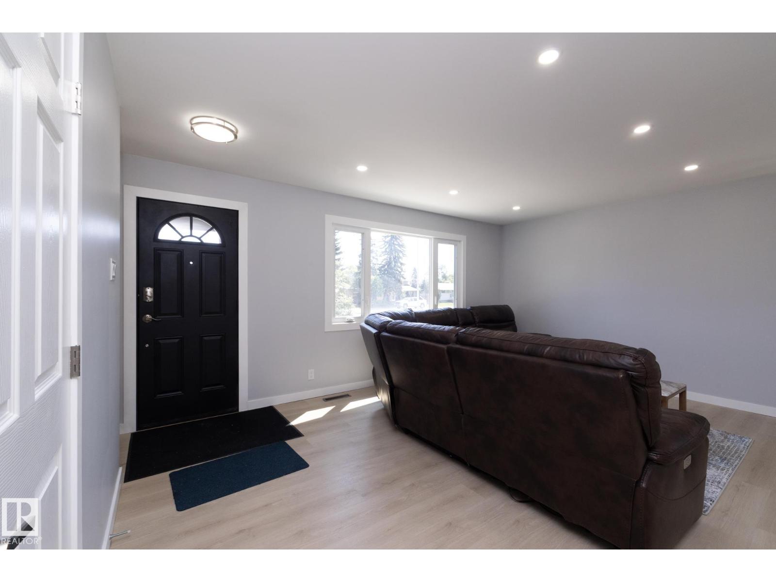 8008 159 ST NW - photo 3