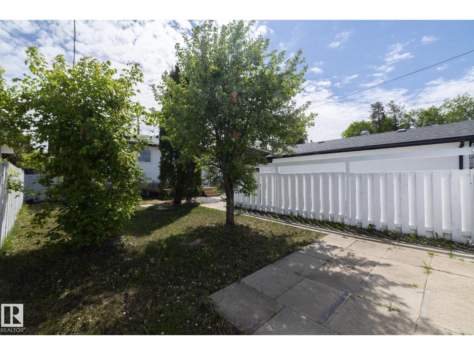 8008 159 ST NW — photo 44