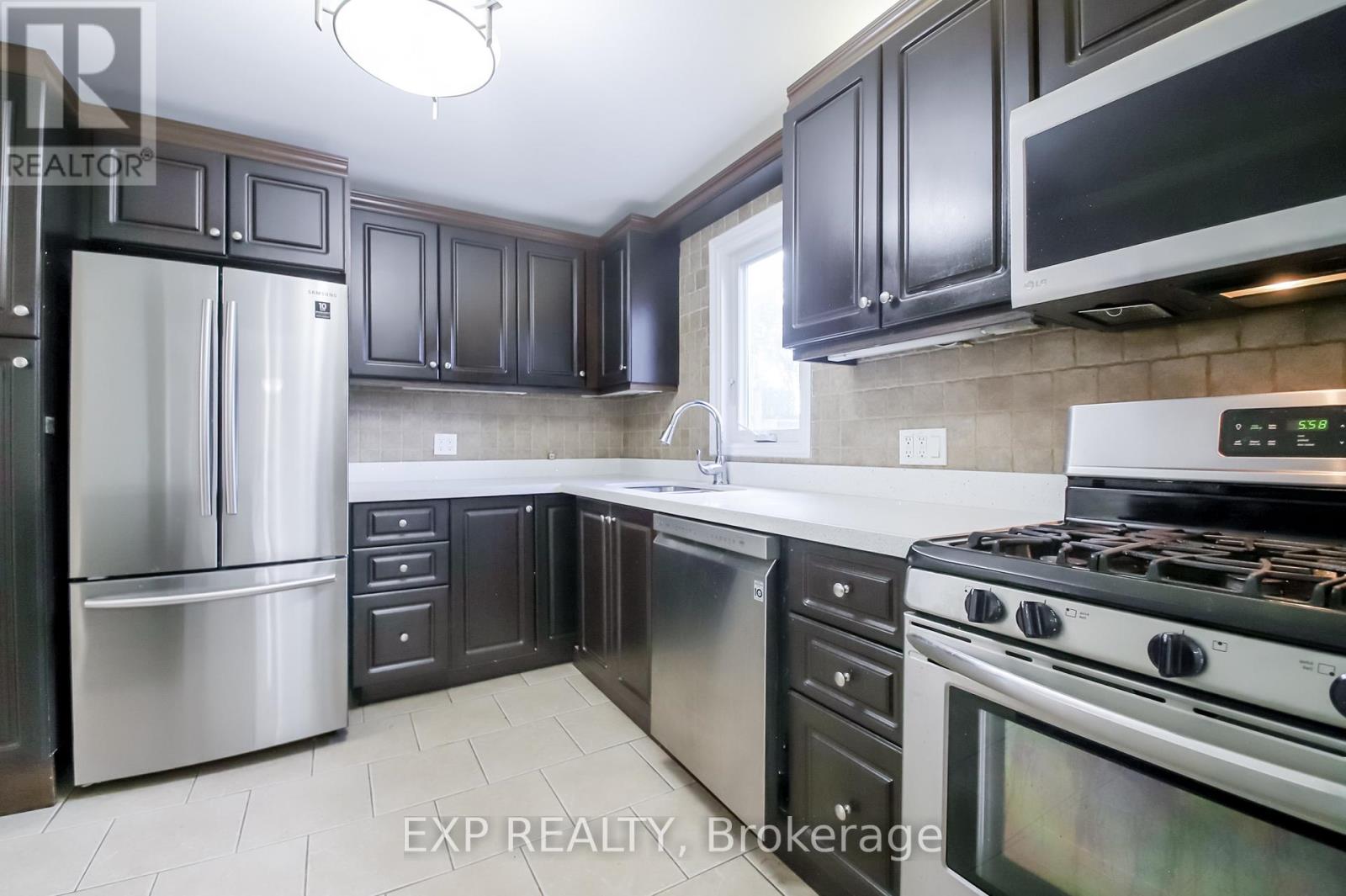 692 SULTANA SQUARE - 14
