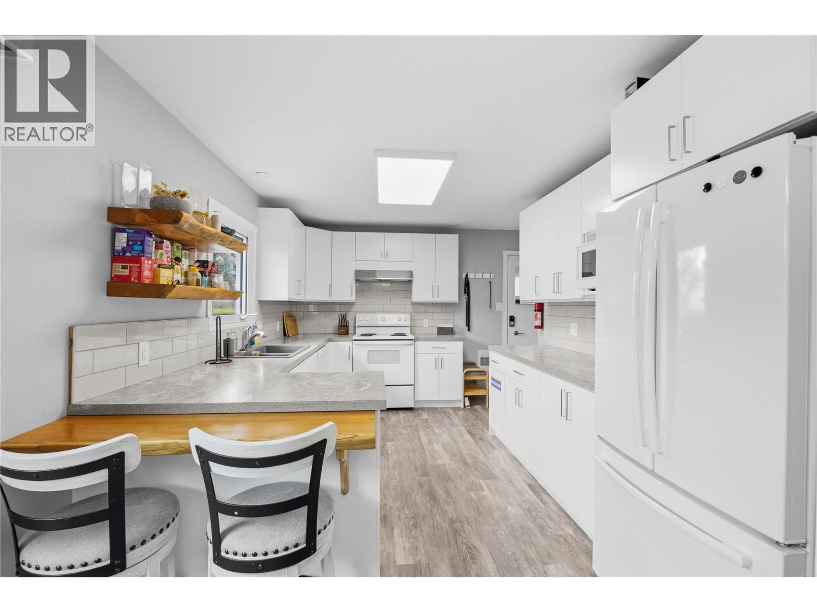 809 Main Street - 6
