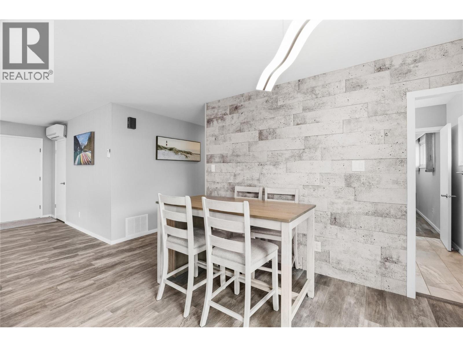 809 Main Street - 28