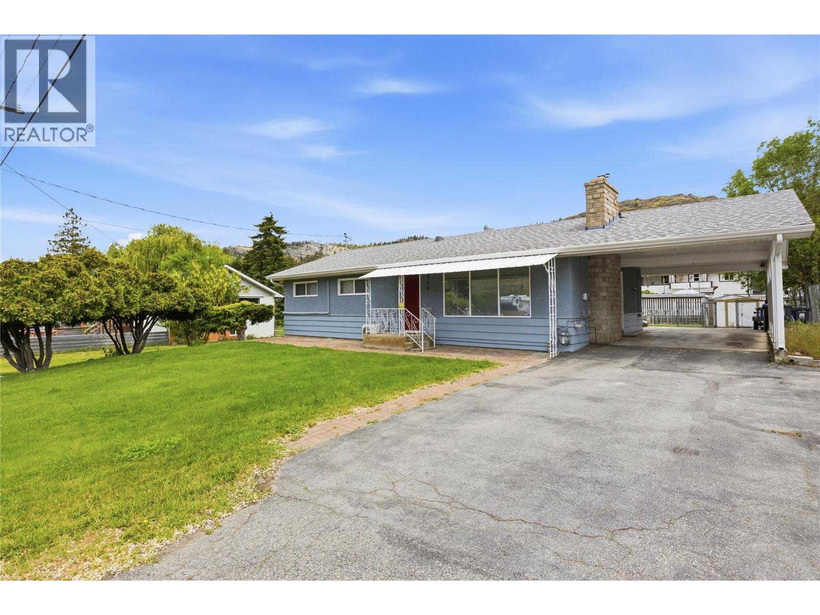 809 Main Street - 1
