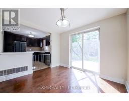 692 Sultana Square, Pickering, ON L1V3Y3 Photo 10