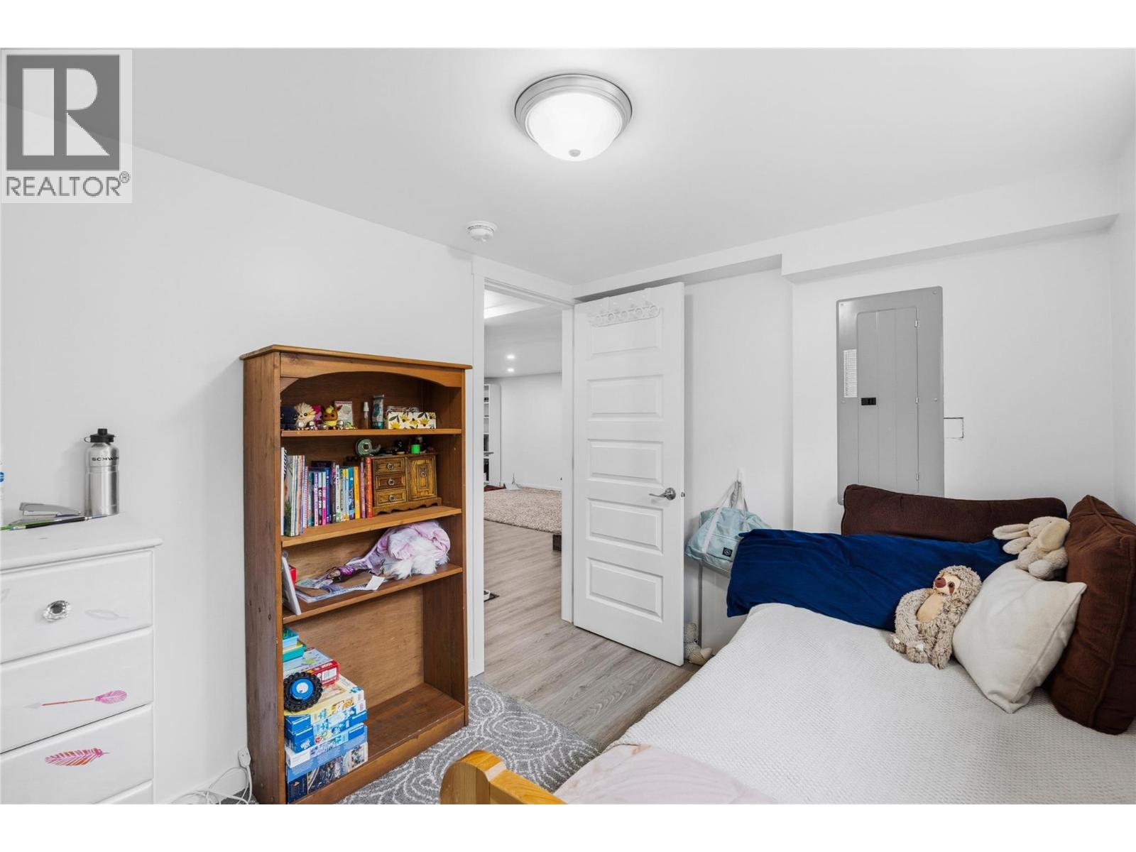 809 Main Street - 32