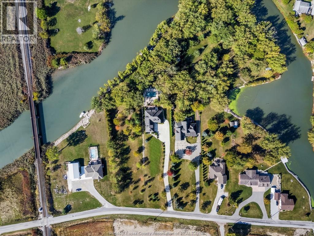 427 EAST RUSCOM RIVER - 47