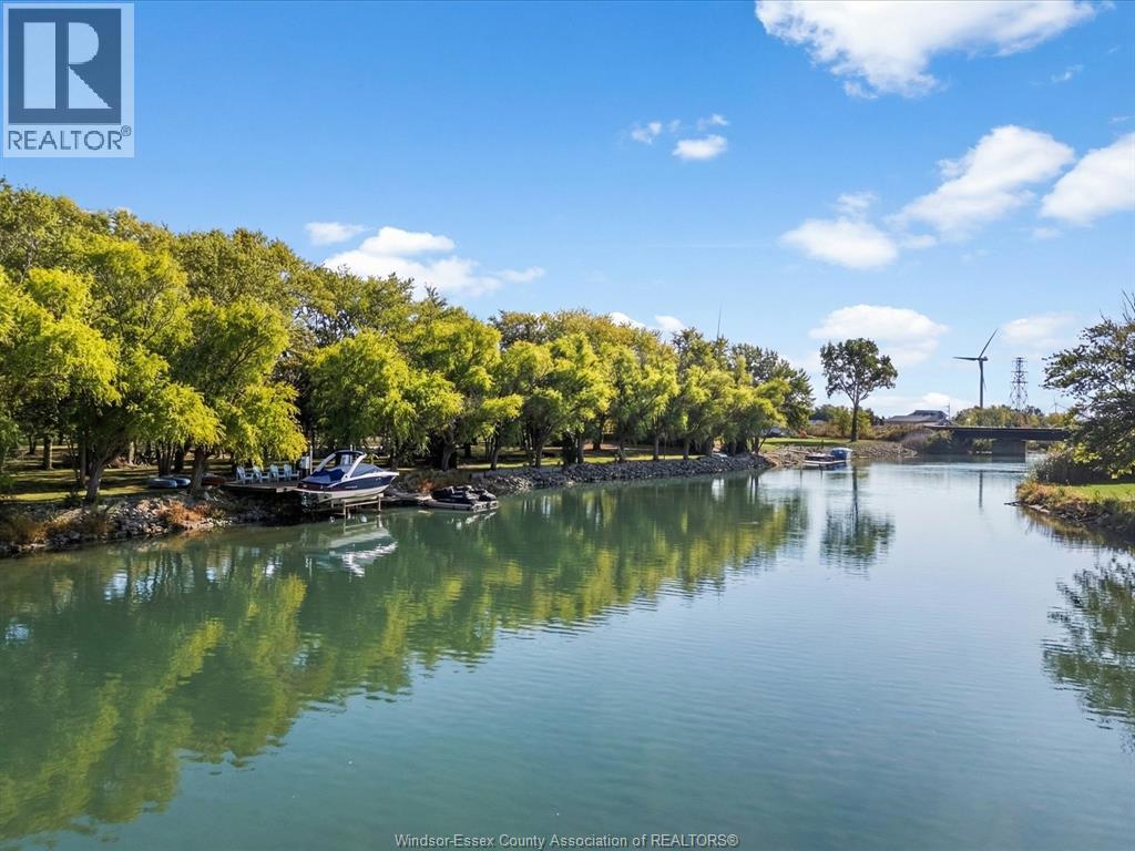 427 EAST RUSCOM RIVER - 48