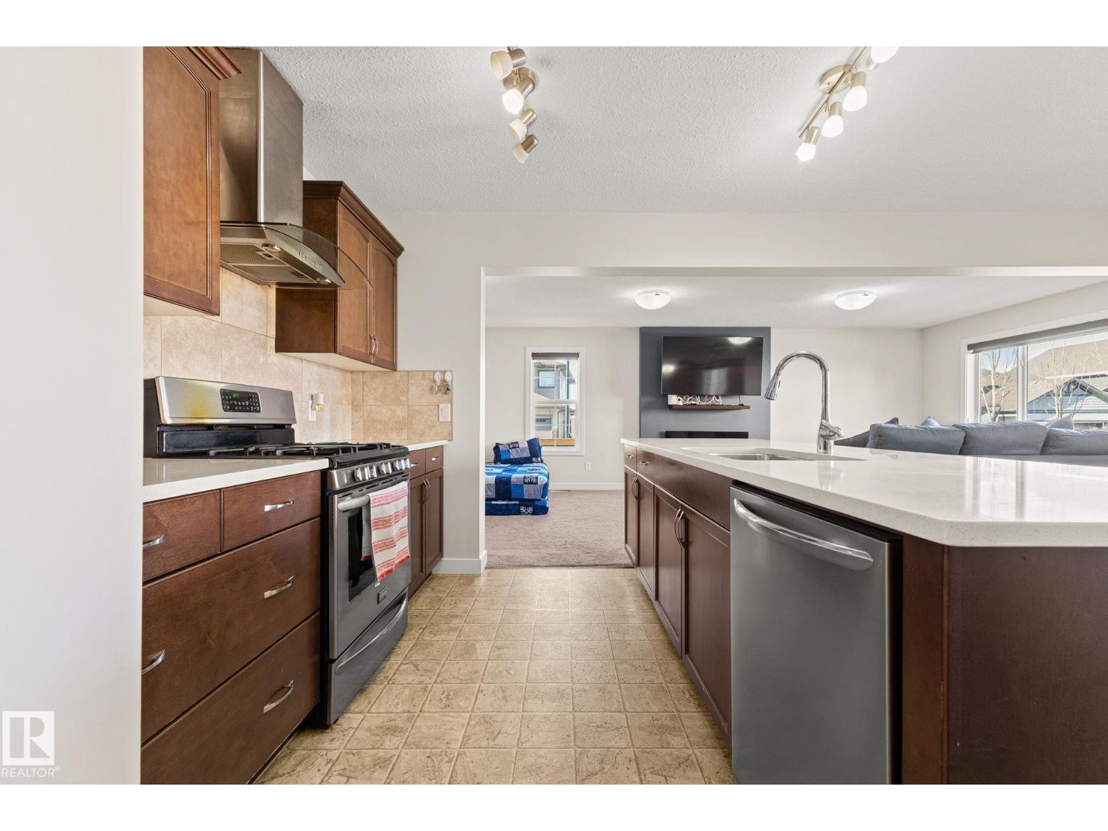 724 40 AV NW - 12