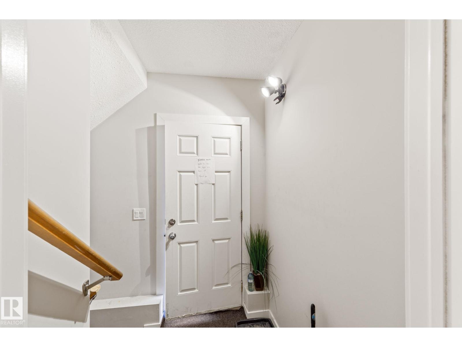 724 40 AV NW - 42