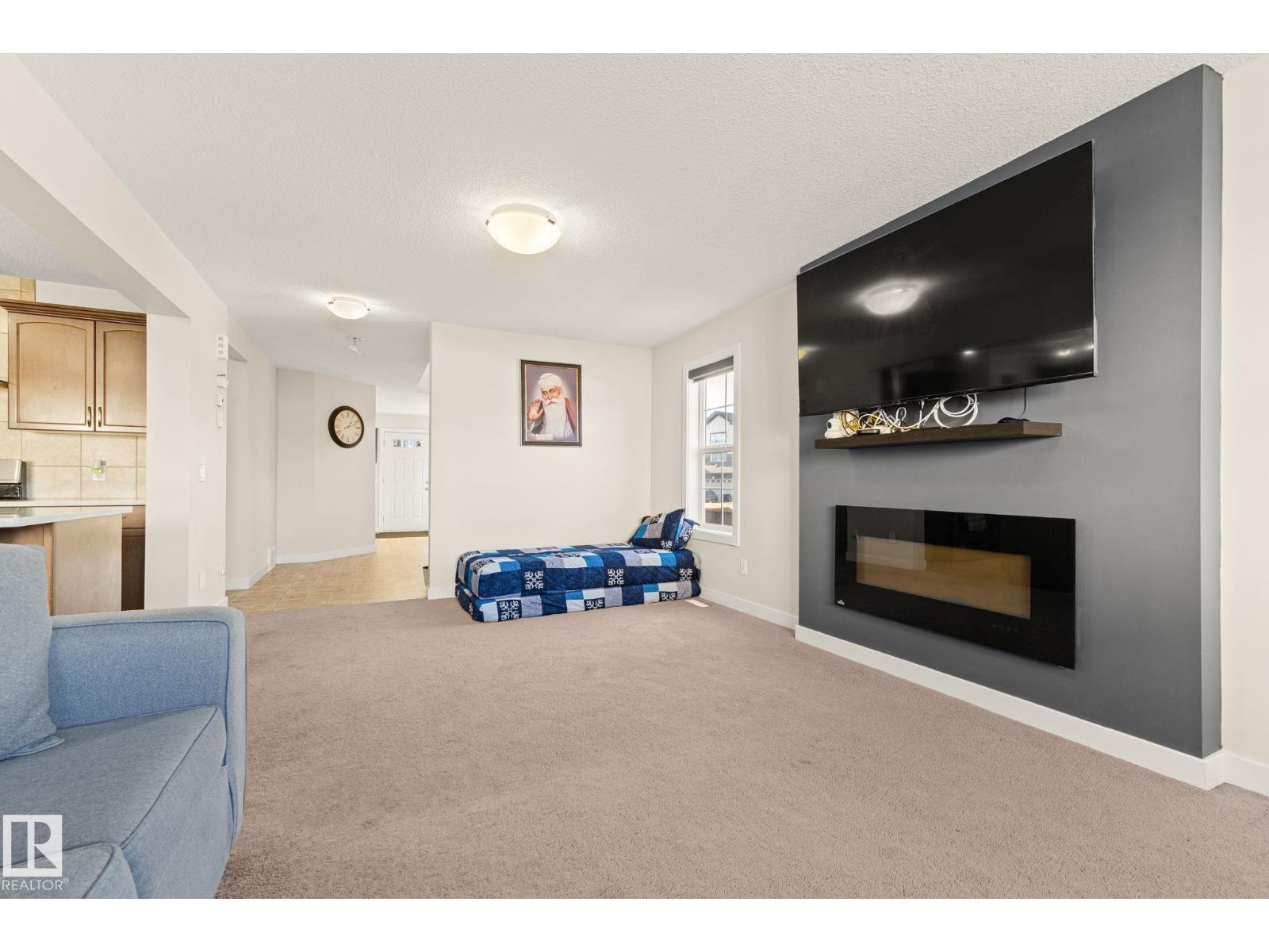724 40 AV NW - 8