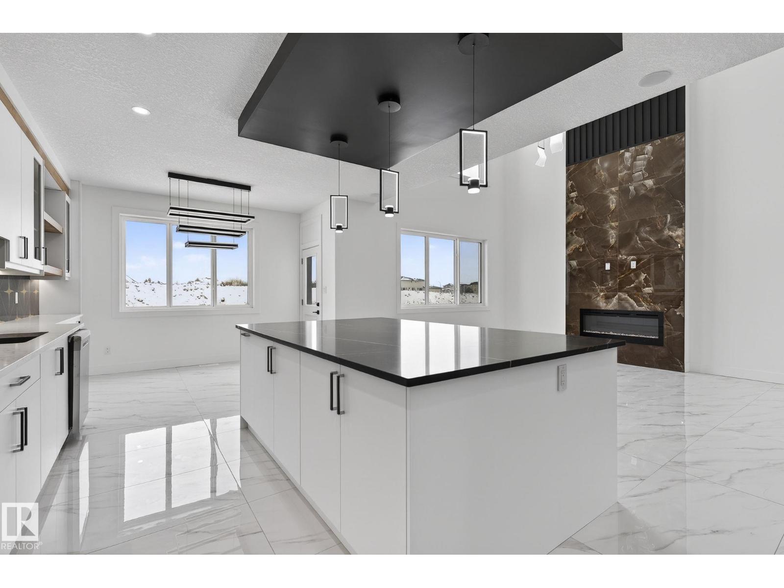 2322 63 AV NE - 13