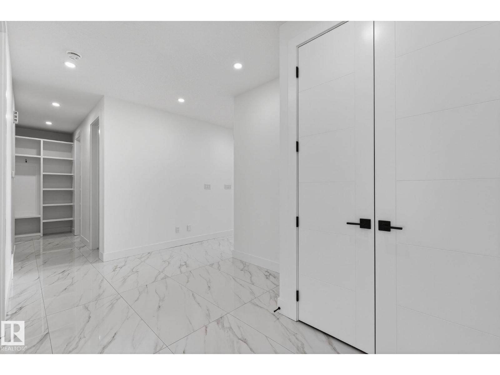 2322 63 AV NE - 21
