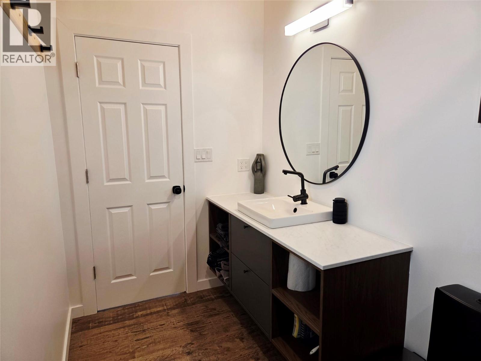 565 Wallinger Avenue - 9