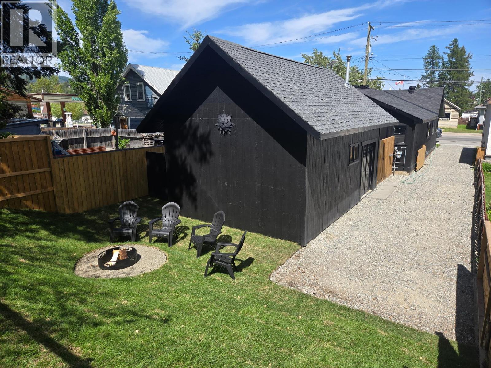 565 Wallinger Avenue - 33