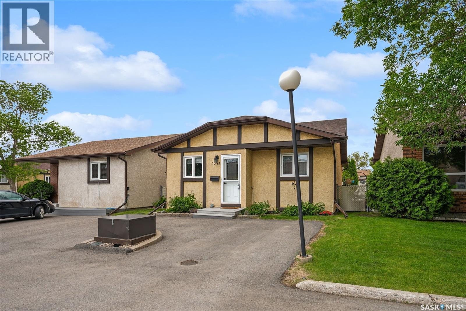 #2711 Meadow LANE E - 1