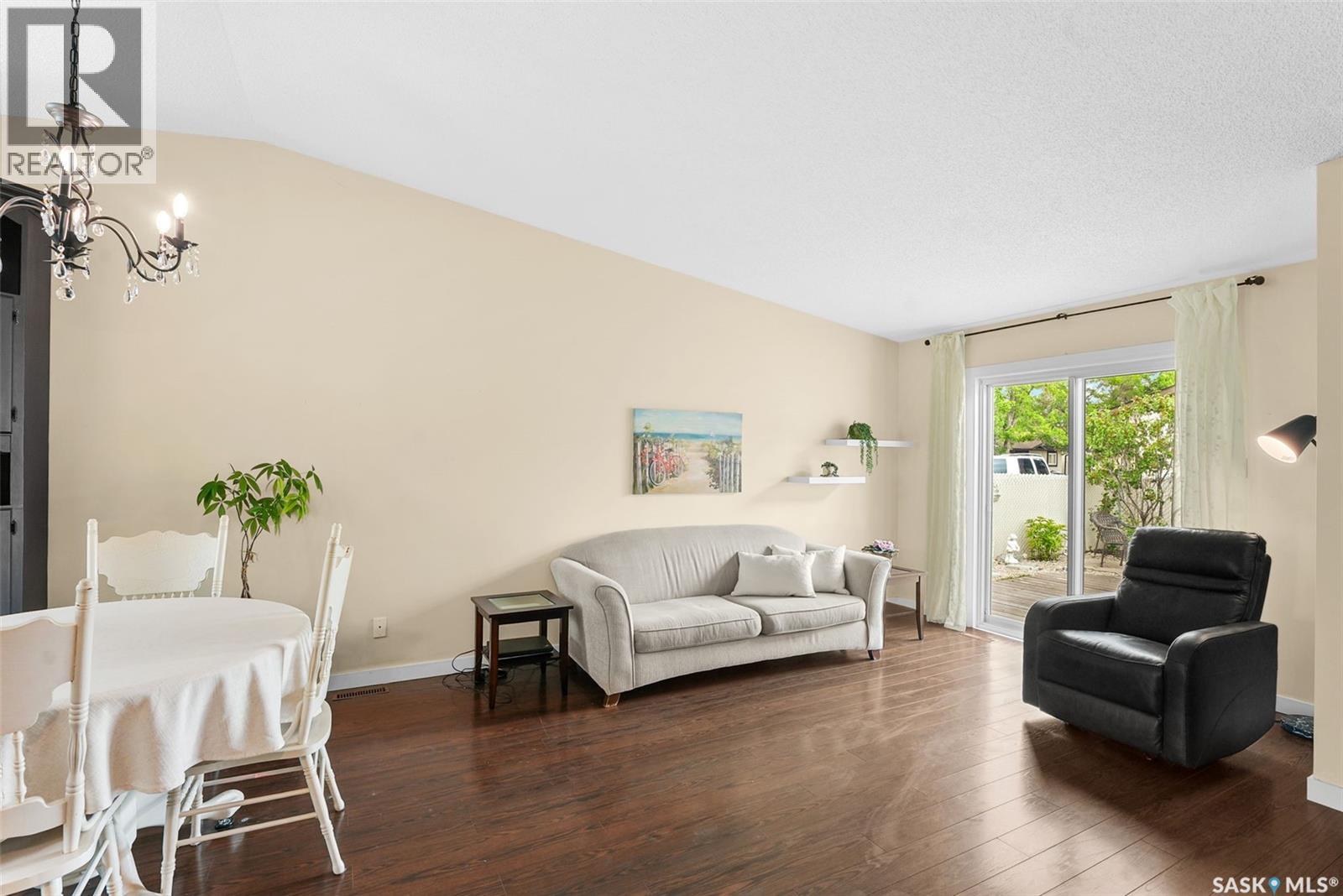 #2711 Meadow LANE E - 4