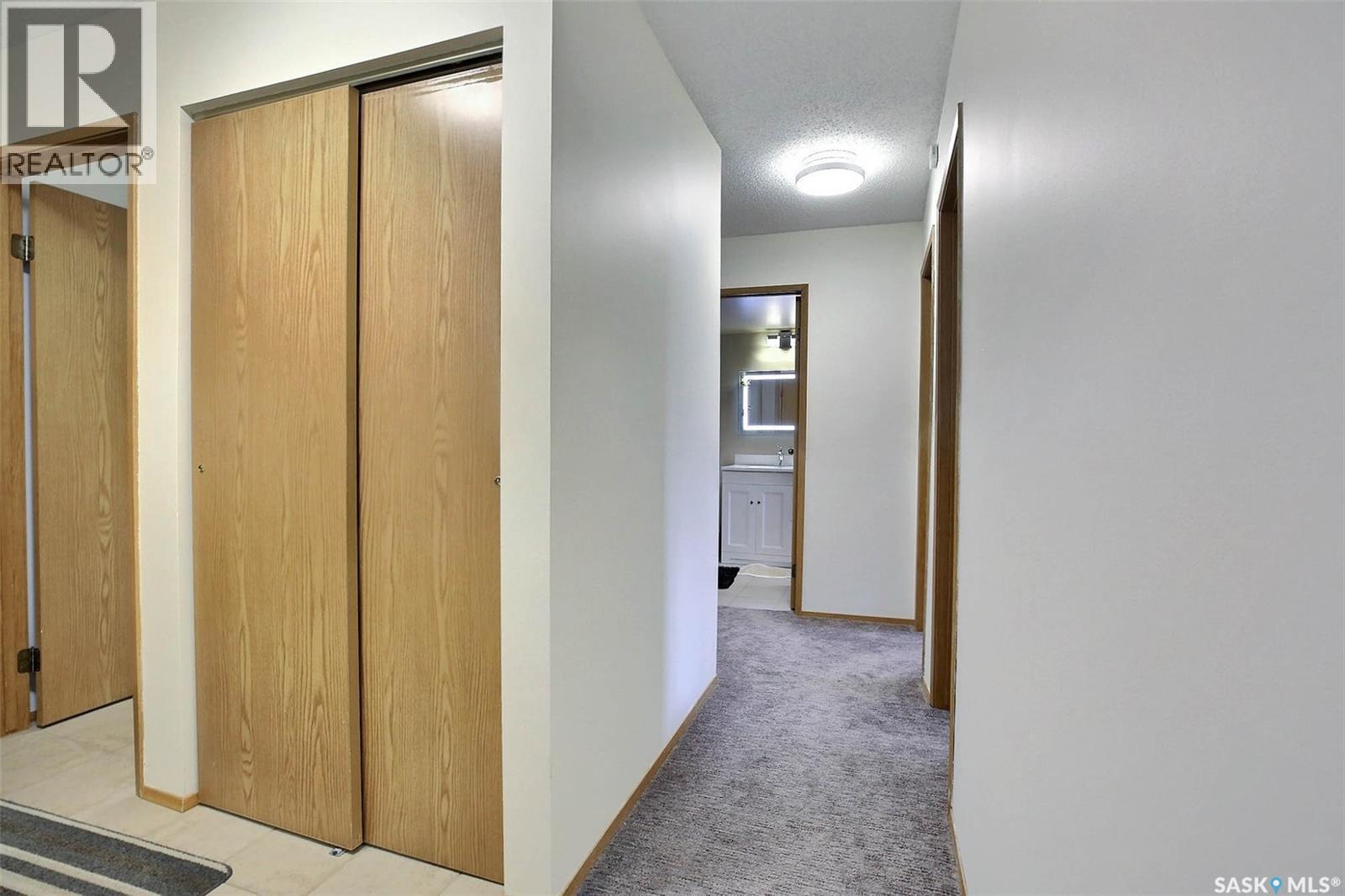 #505 2406 Heseltine ROAD - 15