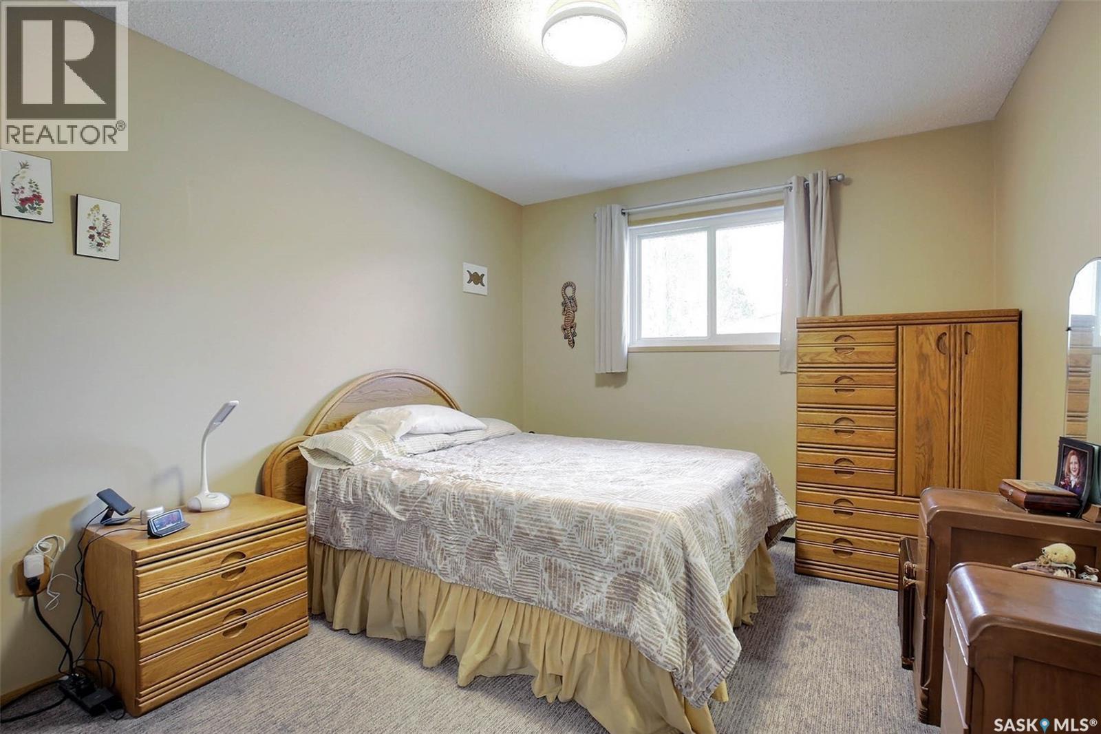 #505 2406 Heseltine ROAD - 18