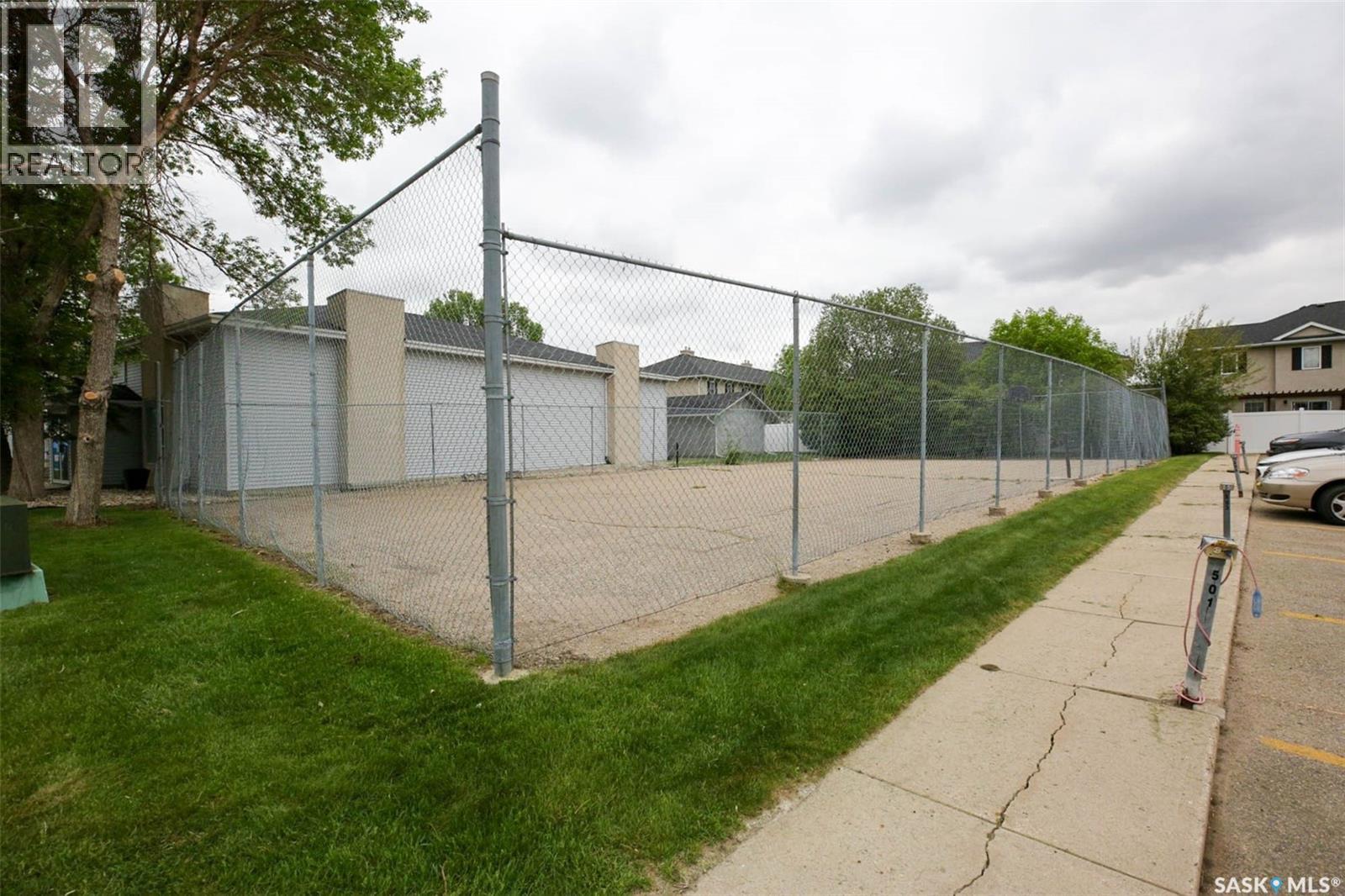 #505 2406 Heseltine ROAD - 3