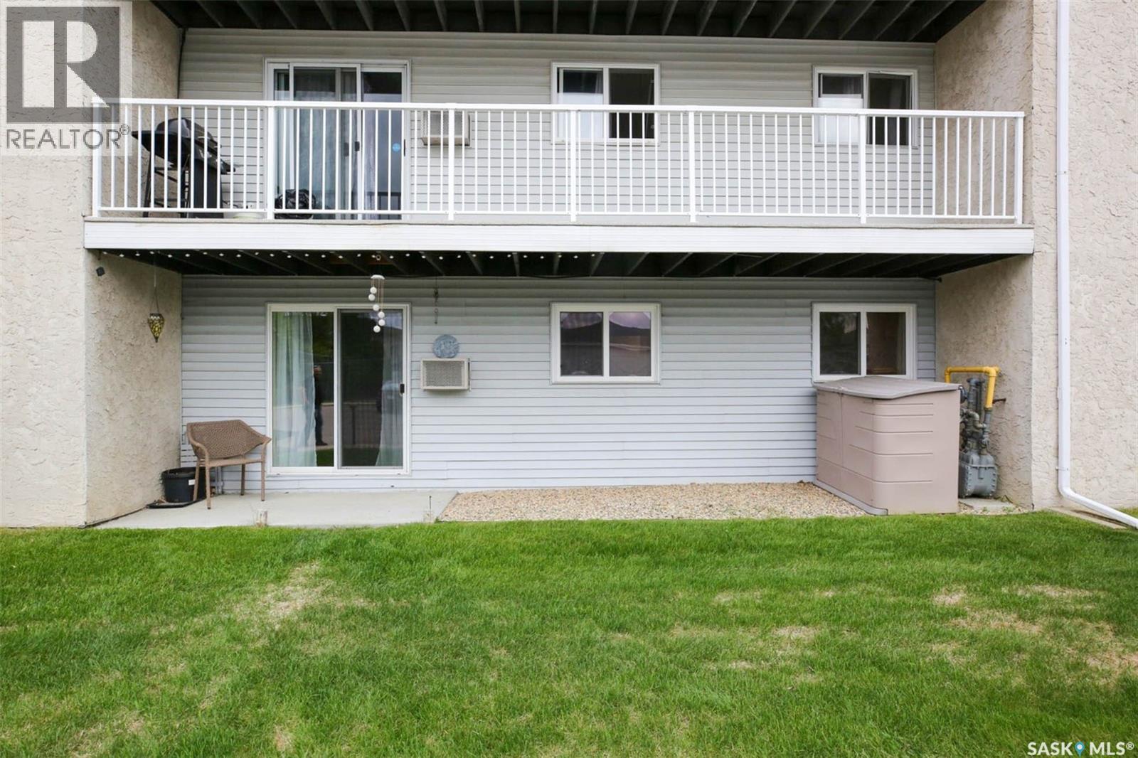 #505 2406 Heseltine ROAD - 4
