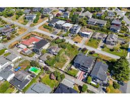 15554 Cliff Avenue, White Rock, BC V4B1V7 Photo 10