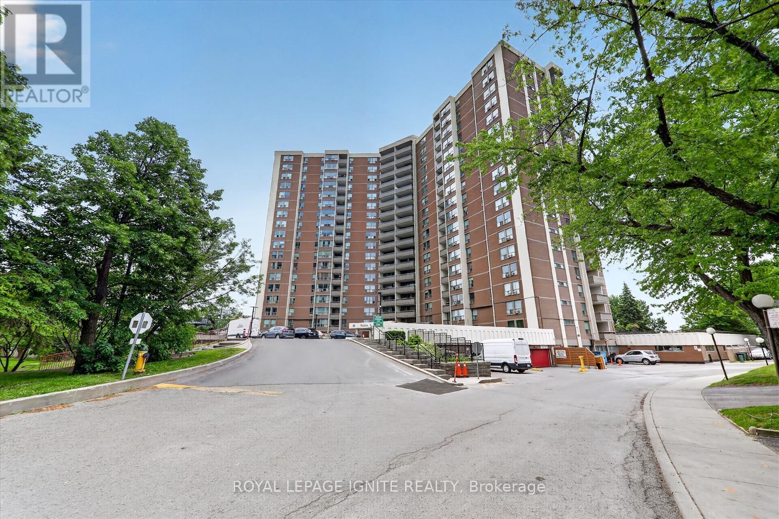 #208 15 VICORA LINK WAY - 1