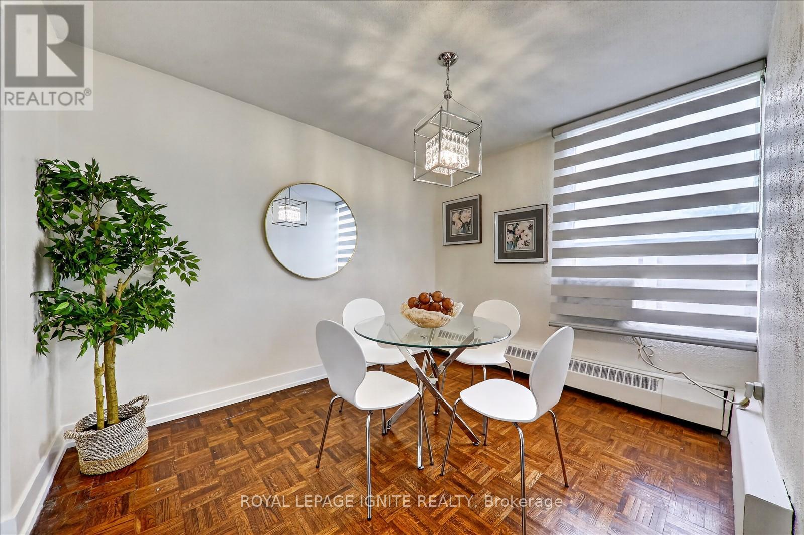 #208 15 VICORA LINK WAY - 13