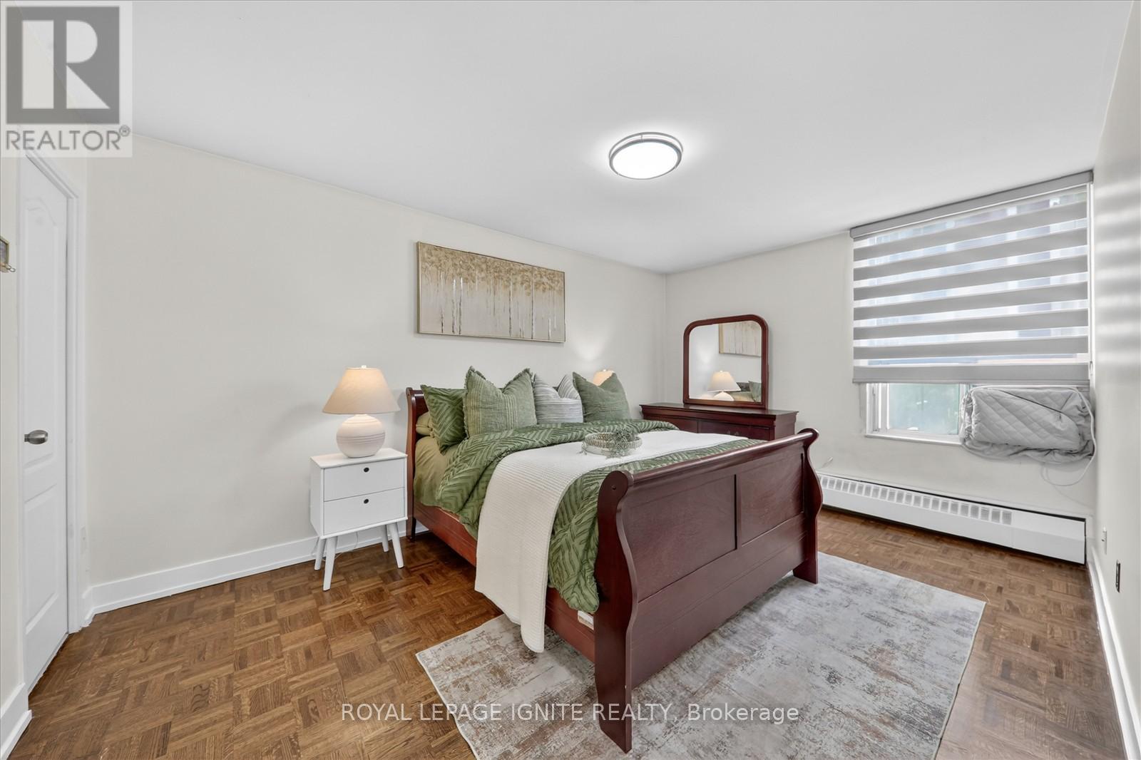 #208 15 VICORA LINK WAY - 25