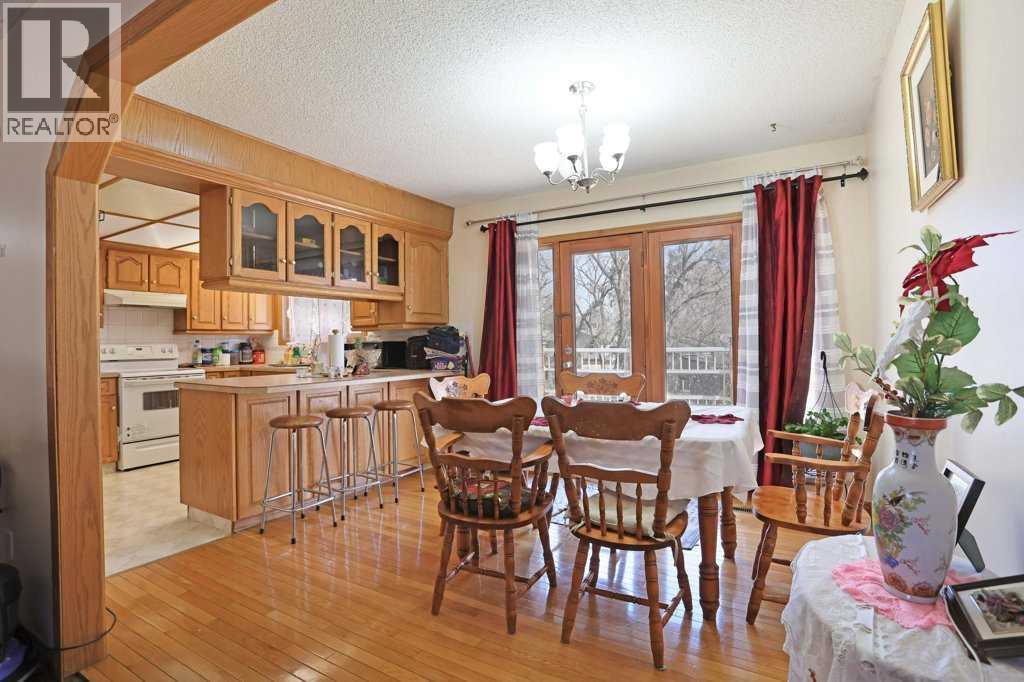 40 Charlesworth Crescent E - 8