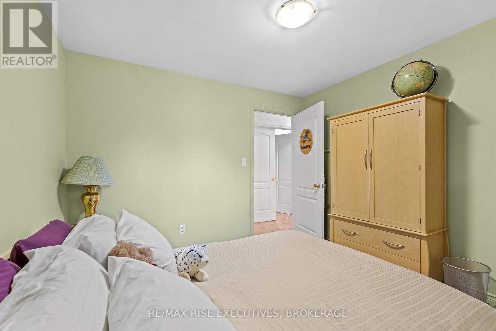 196 OLD RIVER ROAD - 25