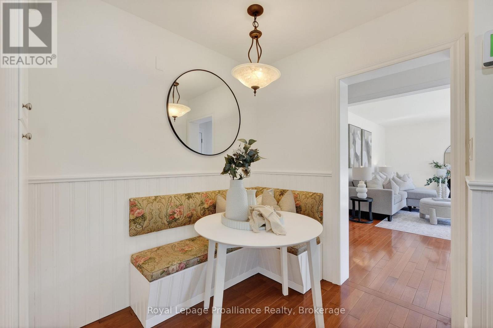 951 D'ARCY STREET - 11