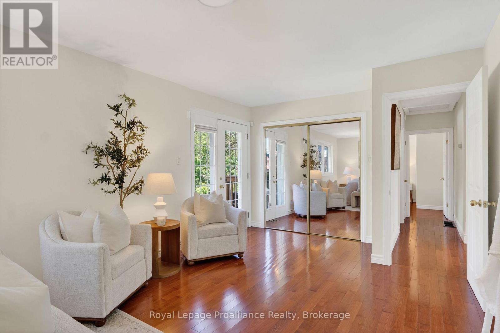 951 D'ARCY STREET - 19