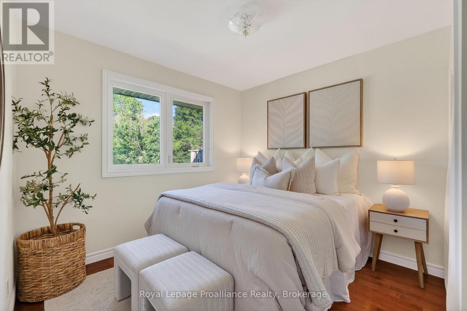 951 D'ARCY STREET - 22