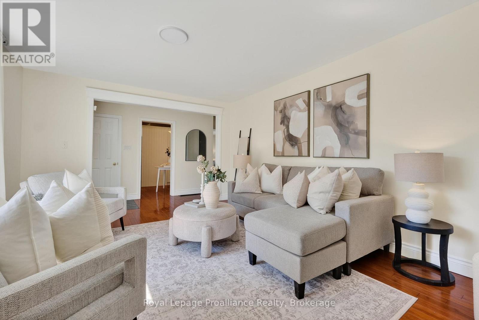 951 D'ARCY STREET - 9