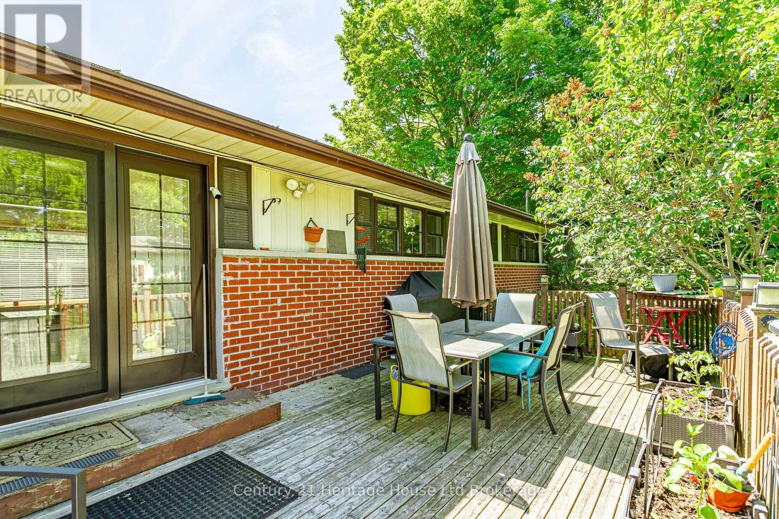694 QUEEN STREET - 39