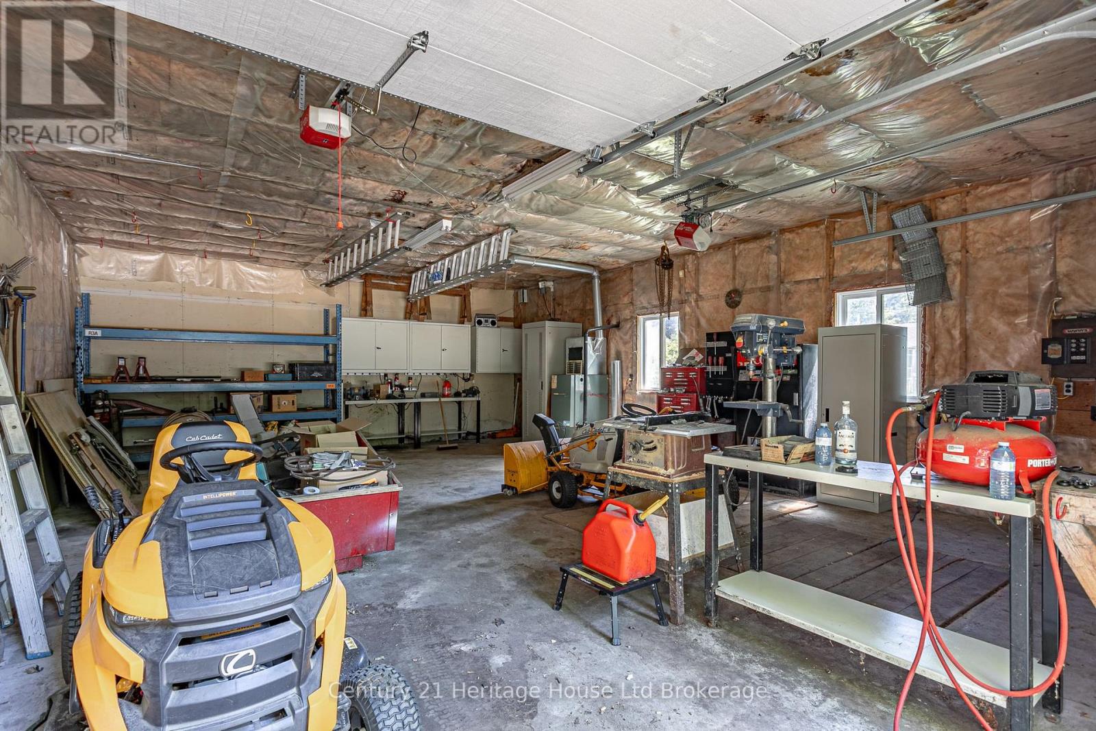 694 QUEEN STREET - 35