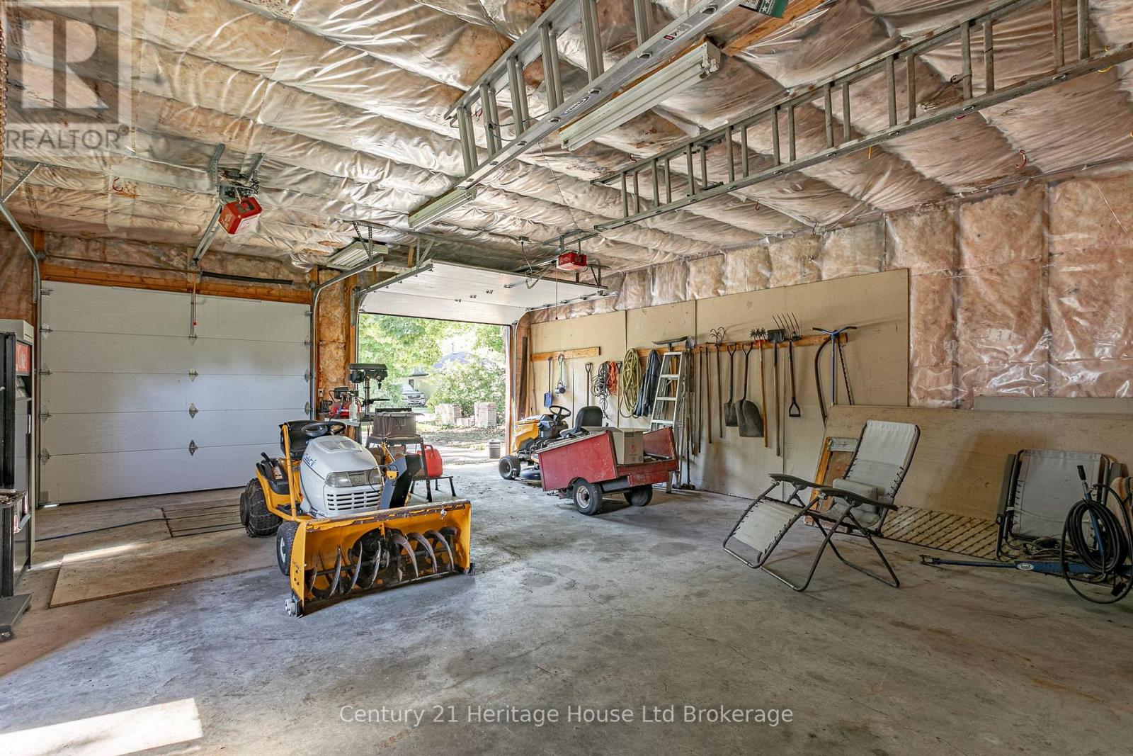 694 QUEEN STREET - 36