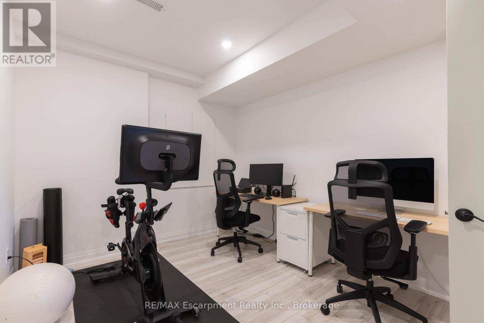 1388 AYMOND CRESCENT - 35