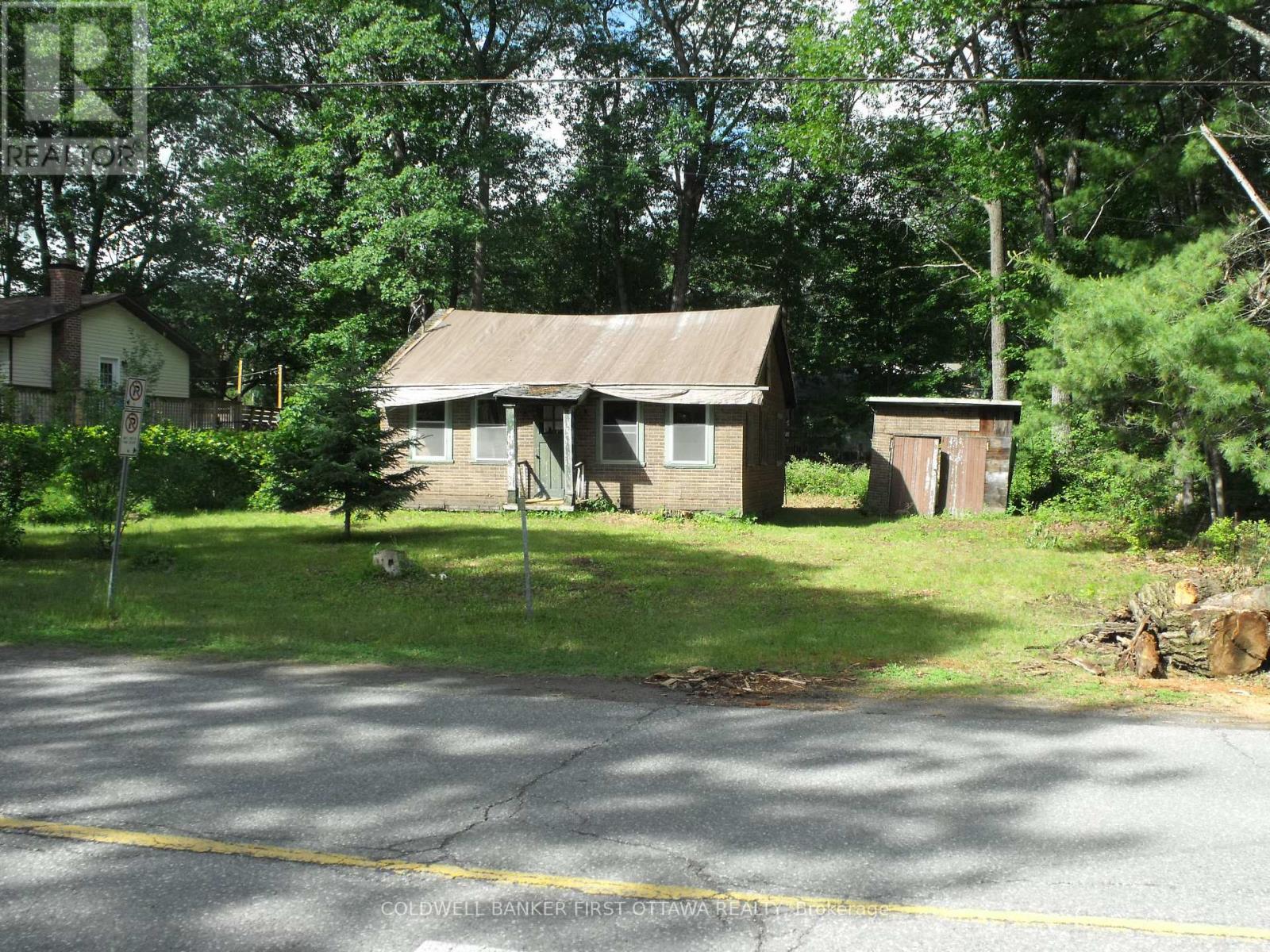 123 BAYVIEW DRIVE - 1