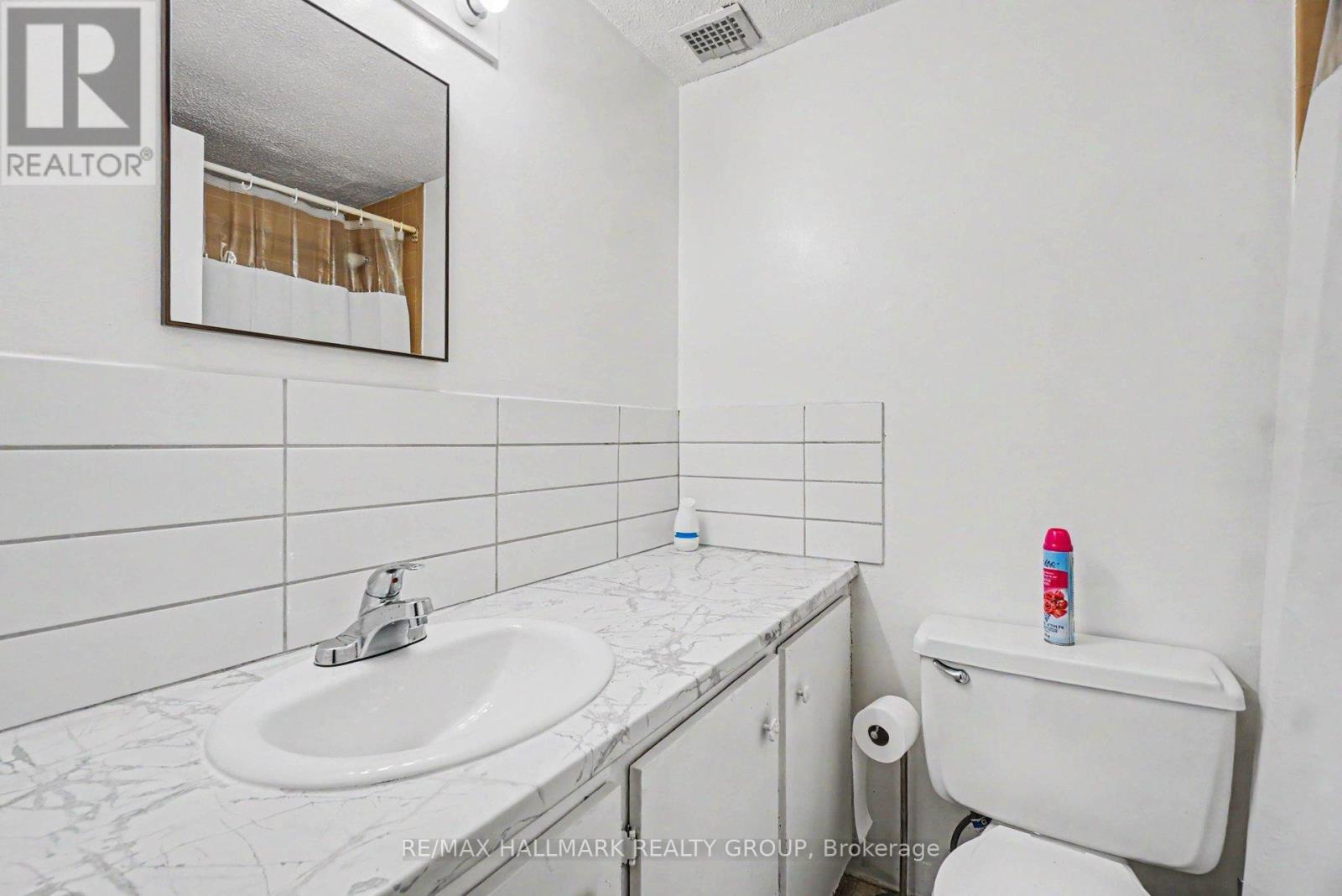 #106A 2044 ARROWSMITH DRIVE - 15