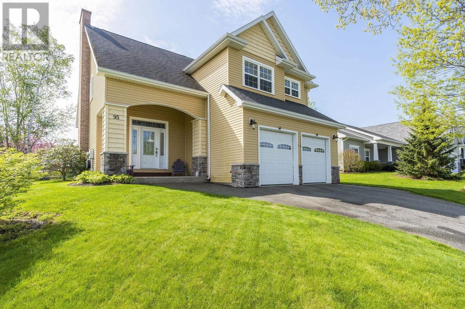 95 Macdonald Park Road S - 2