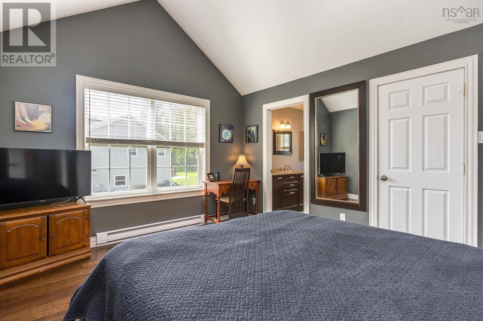 95 Macdonald Park Road S - 38