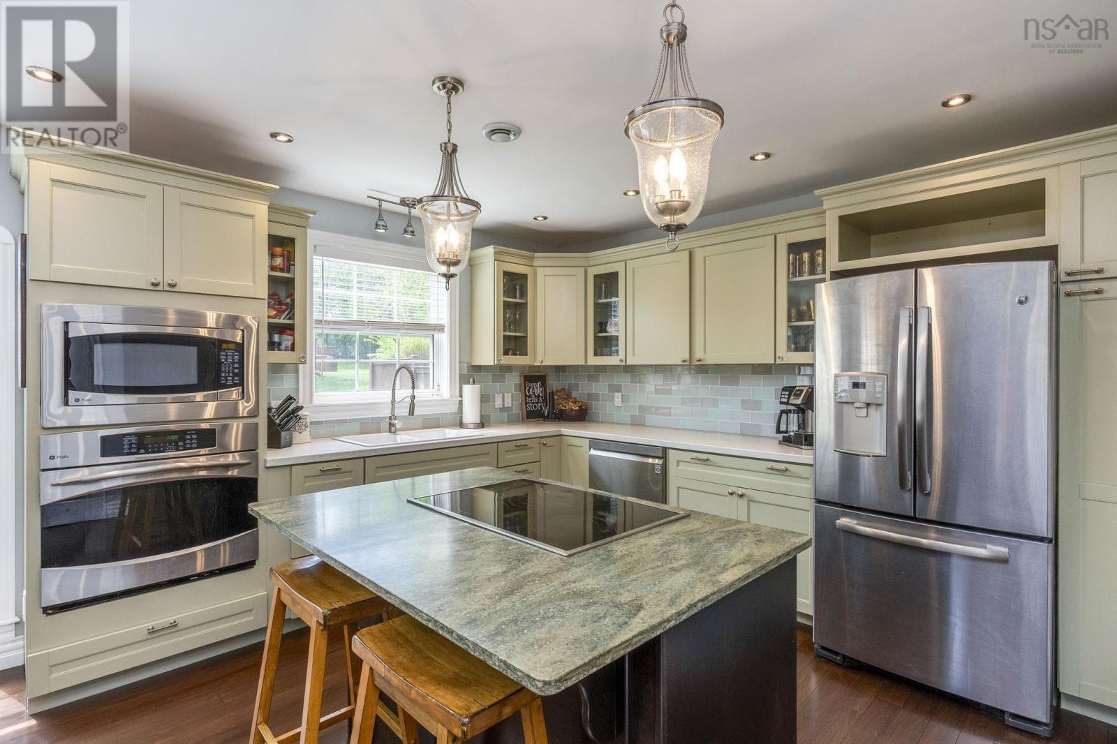 95 Macdonald Park Road S - 15