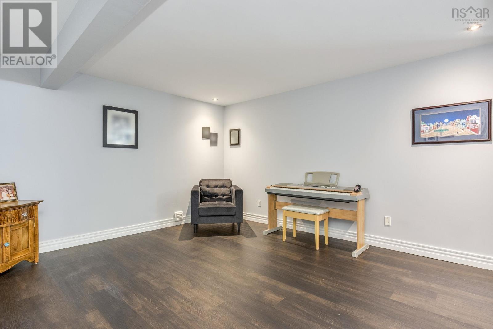 95 Macdonald Park Road S - 42