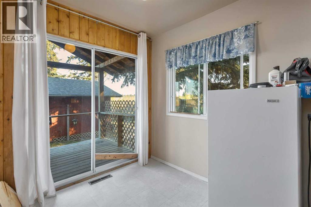 4152 47 Avenue - 7