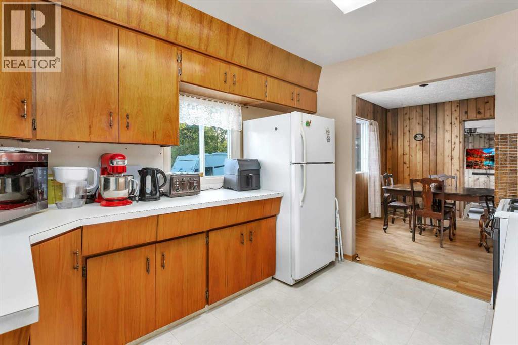 4152 47 Avenue - 9
