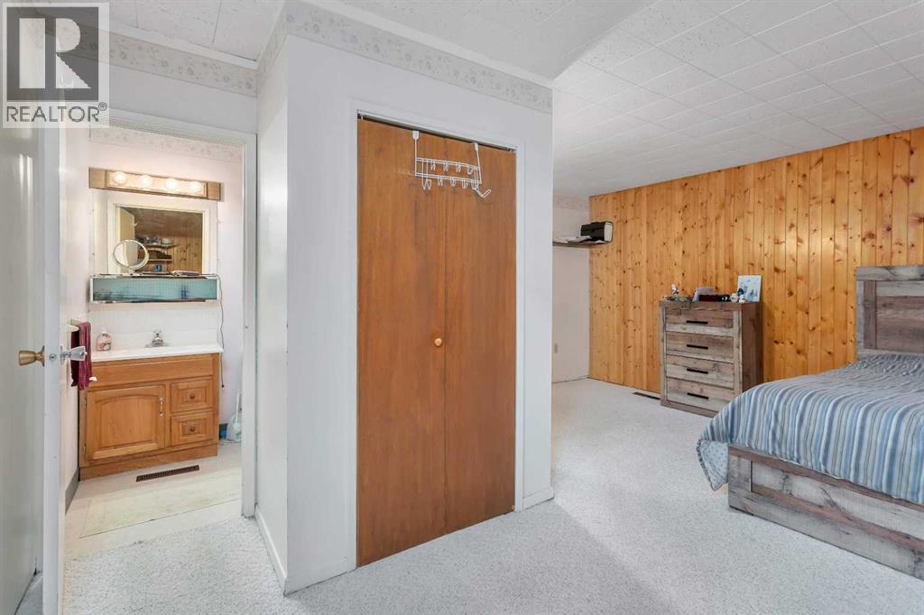 4152 47 Avenue - 20