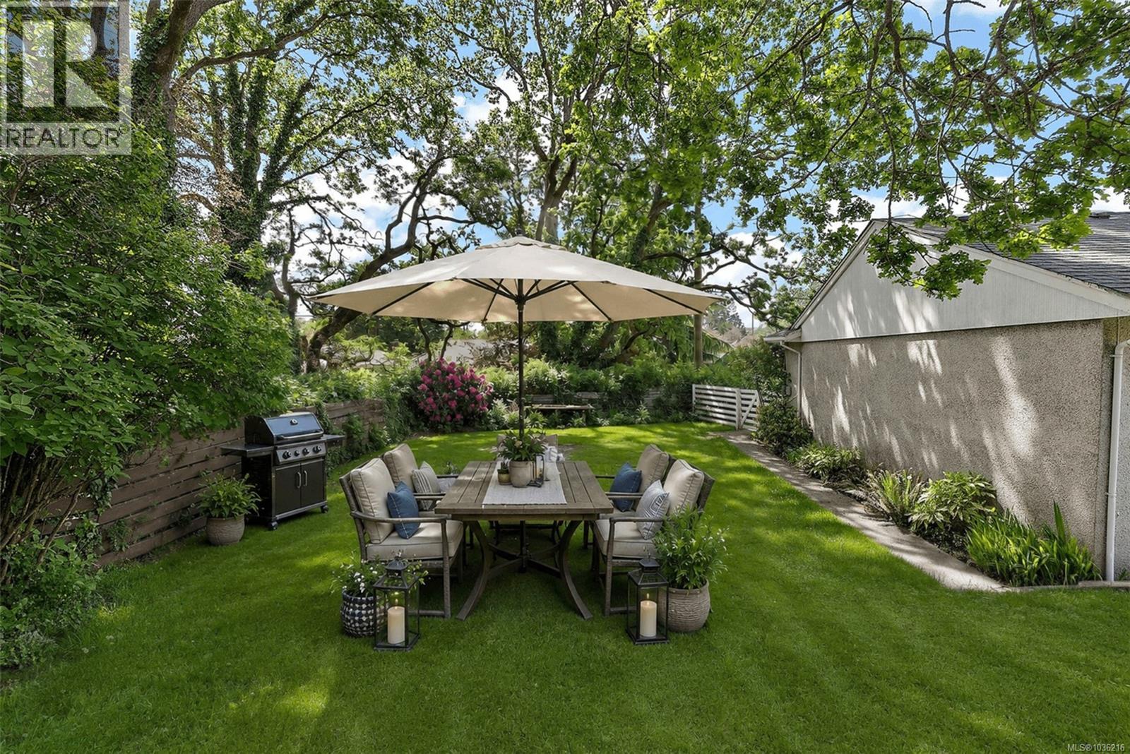 1290 Derby Rd, Saanich