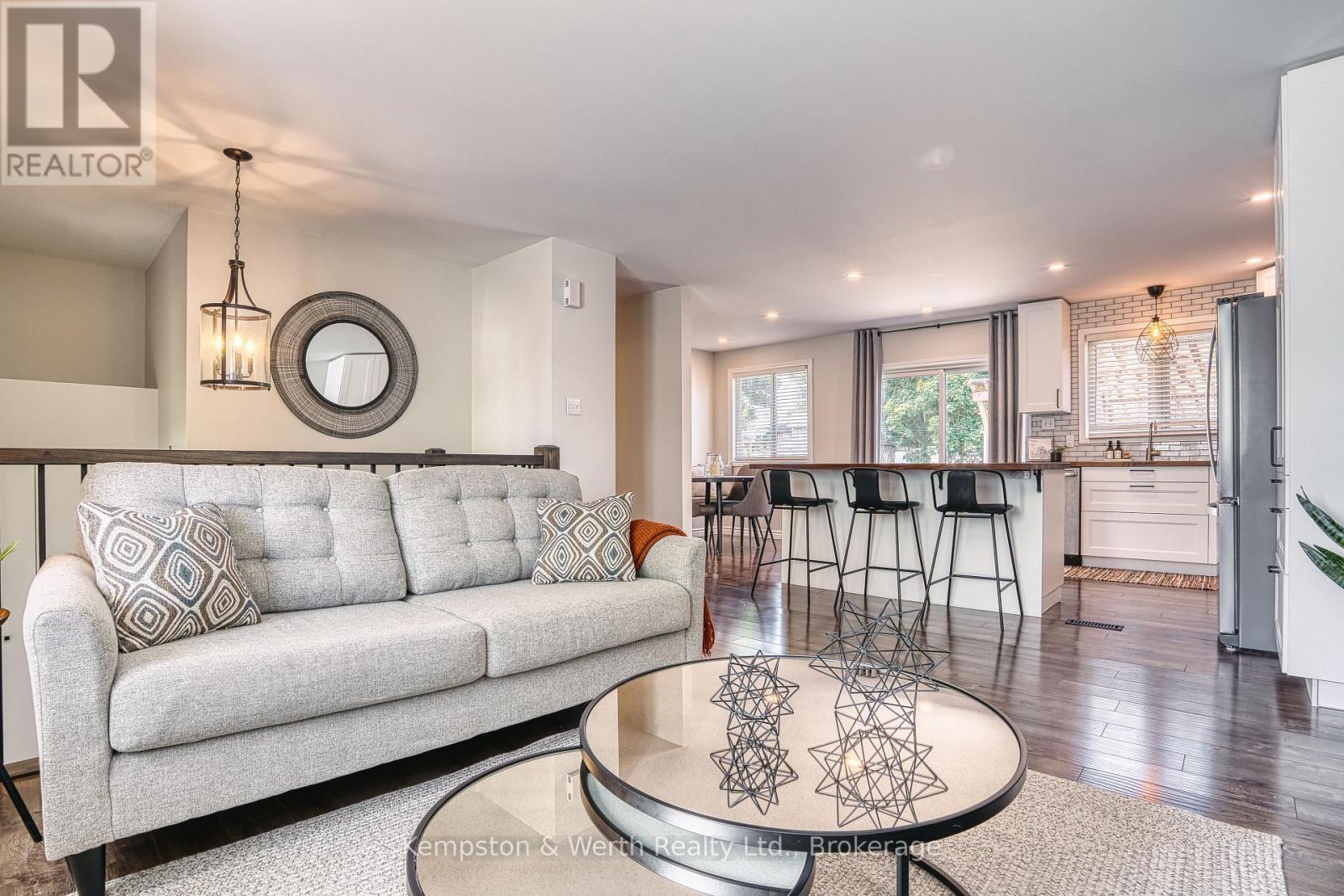 745 LAVERY STREET - 11