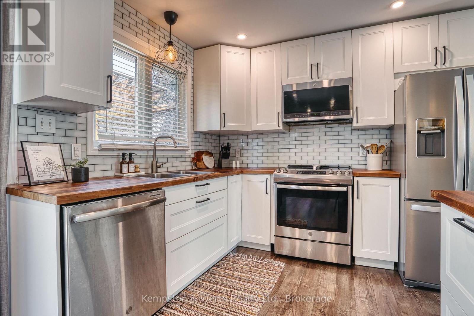 745 LAVERY STREET - 17