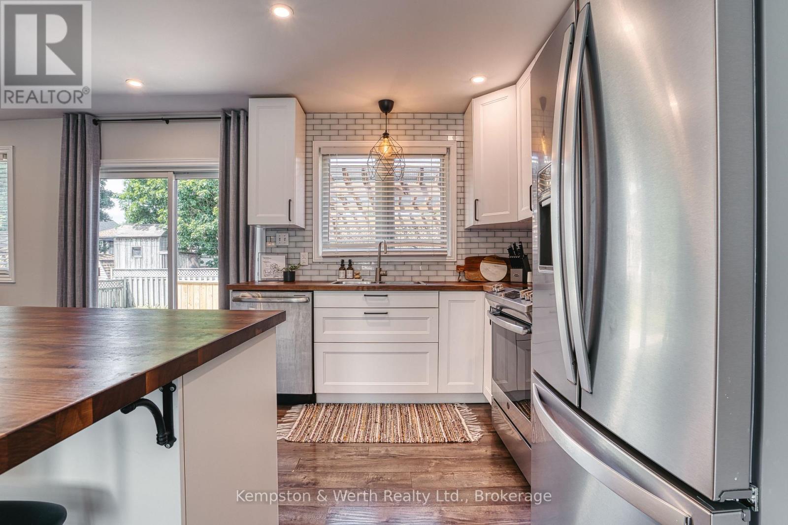 745 LAVERY STREET - 19